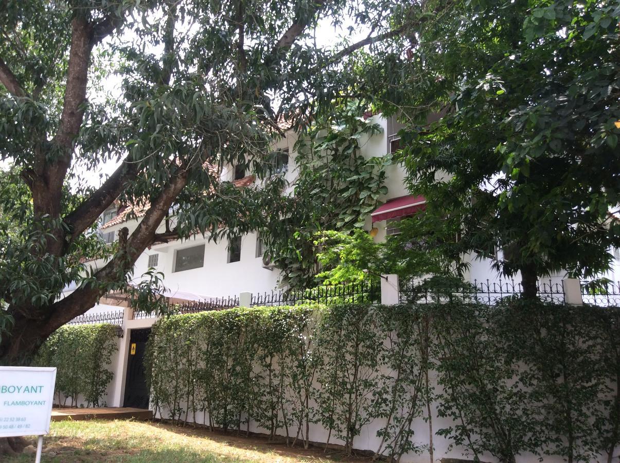 Residence Le Flamboyant Abidjan Buitenkant foto