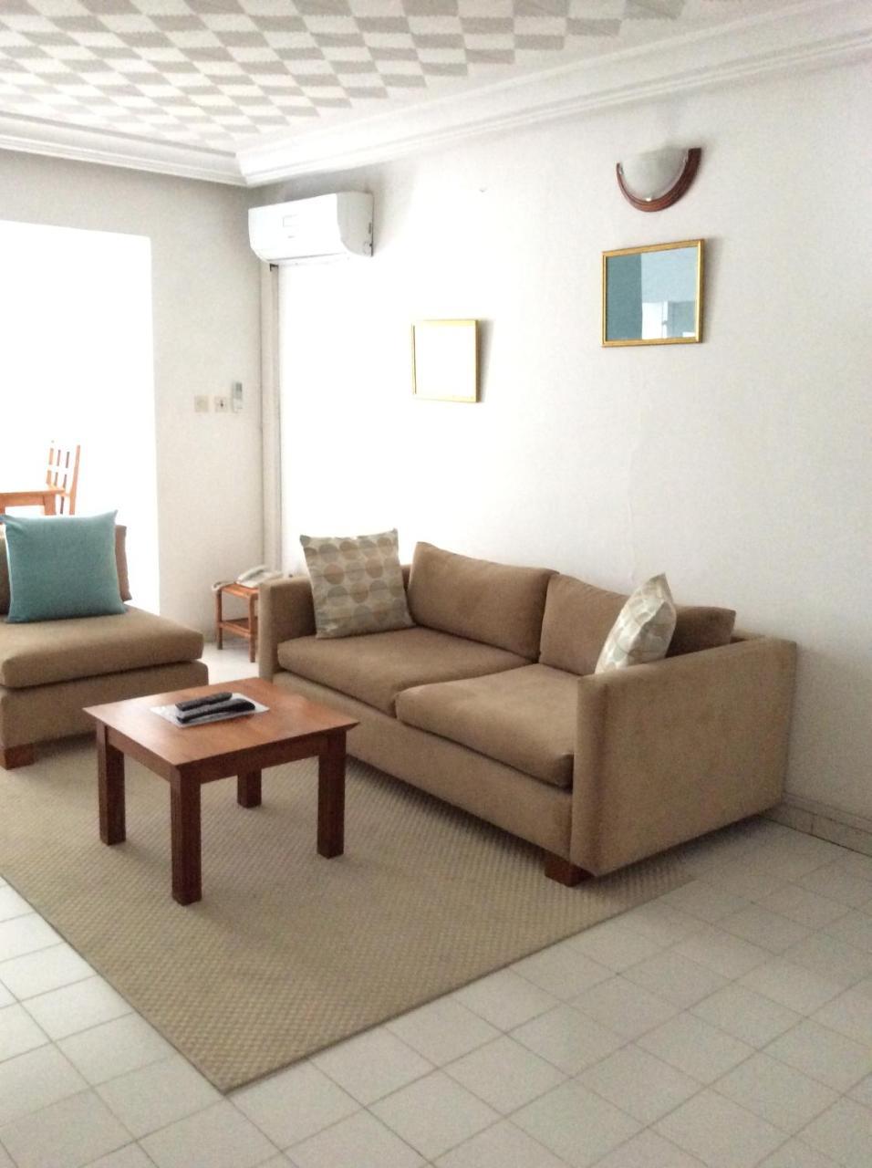 Residence Le Flamboyant Abidjan Buitenkant foto