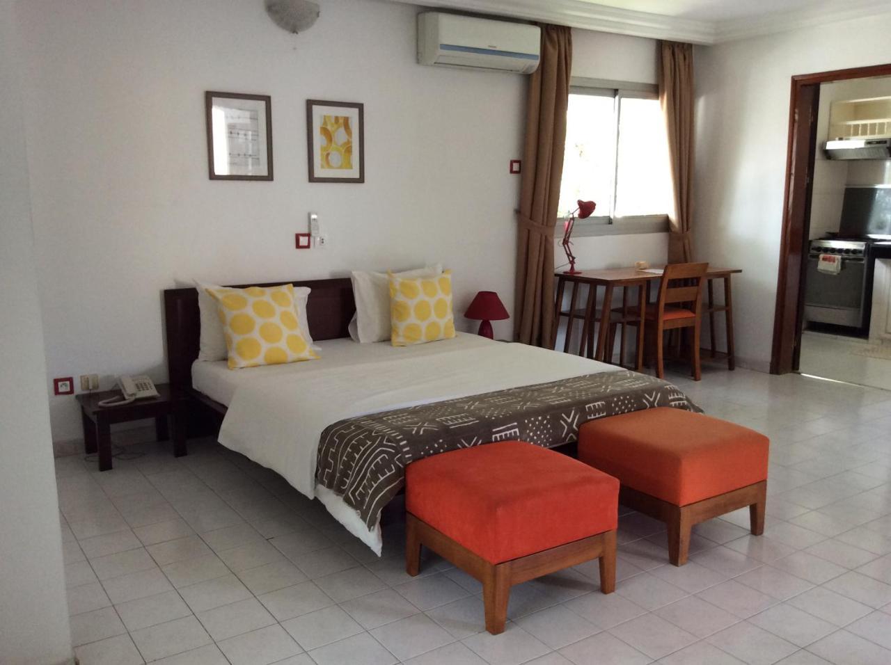 Residence Le Flamboyant Abidjan Buitenkant foto